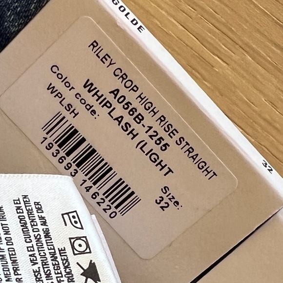 New WITH tags! Popular Riley Agolde Jeans. - Picture 7 of 7